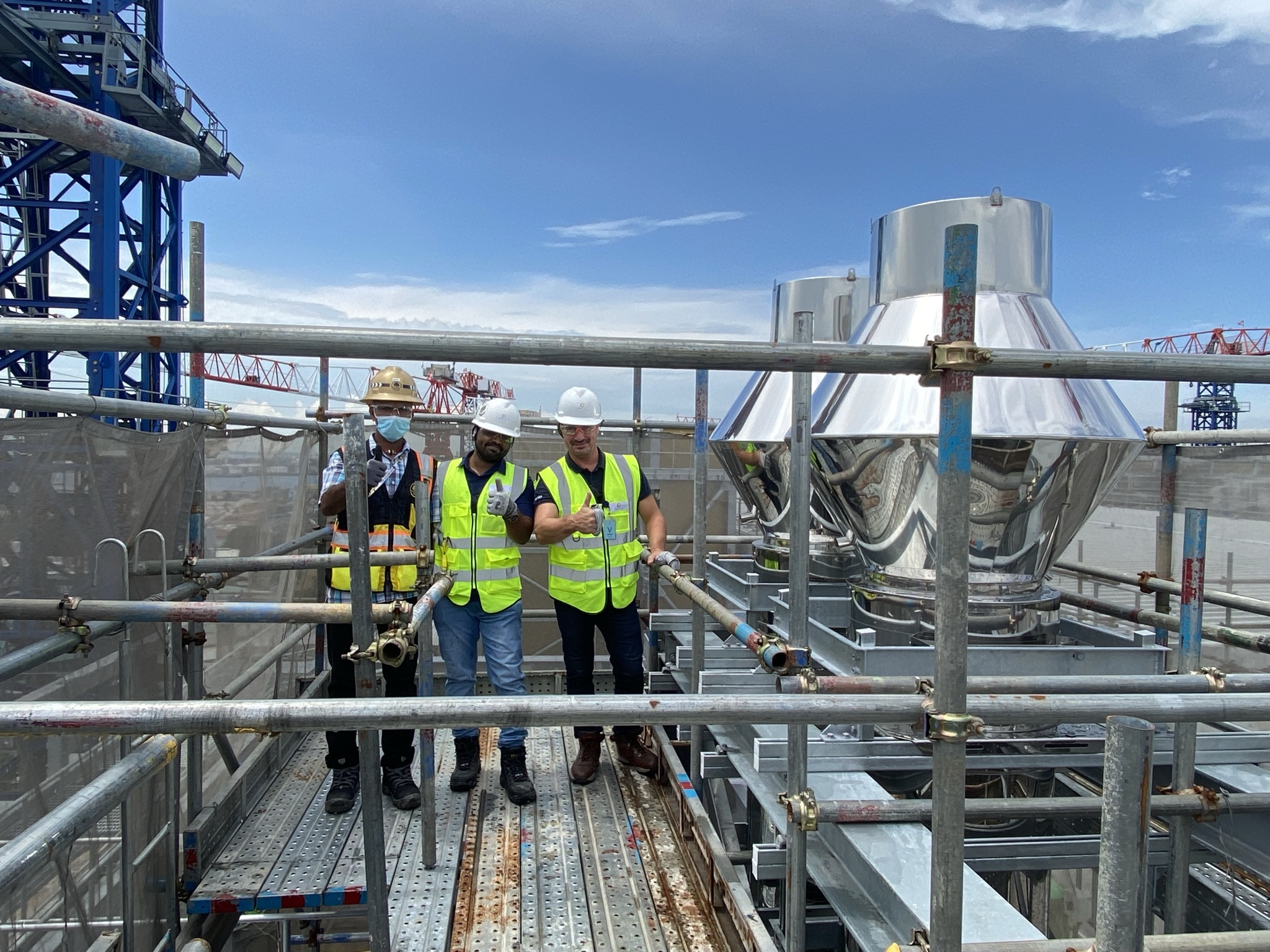 Instalación de chimeneas para grupos electrógenos